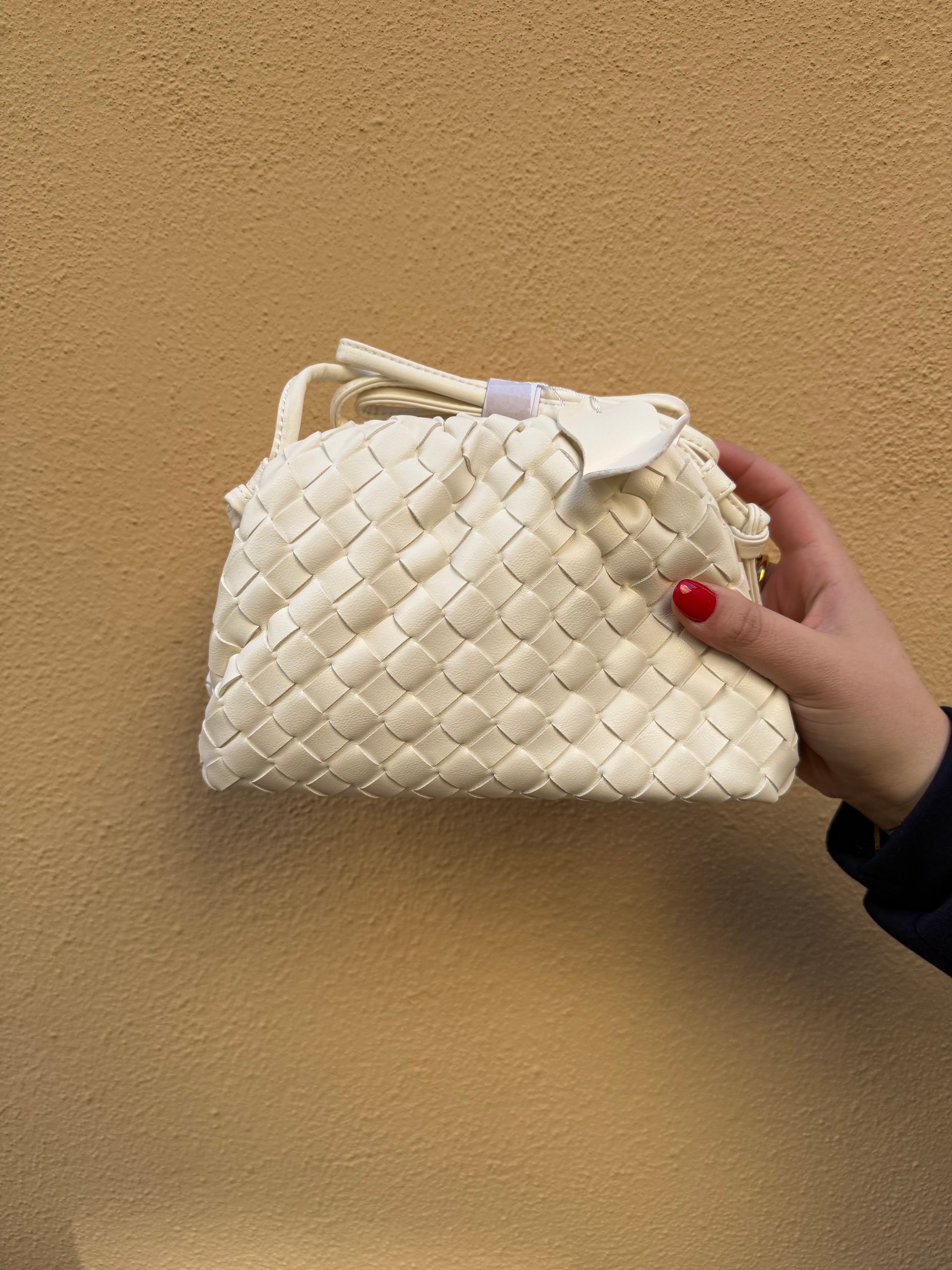 Clutch woven